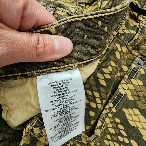 CURRENT/ELLIOTT The Stiletto Python-Print Crop Jeans Size 27. New.Hug al… - Picture 10 of 11